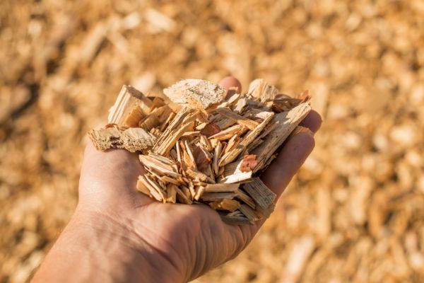 Wood Chips Spreading in Walla Walla