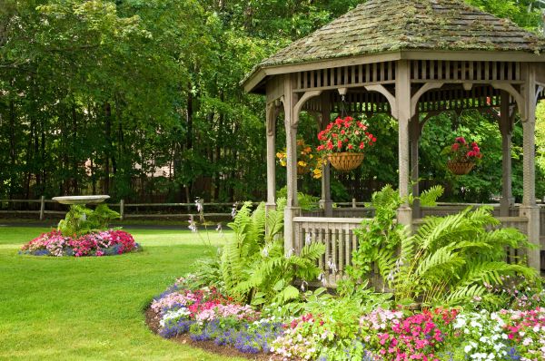 Backyard Landscaping Service in Walla Walla